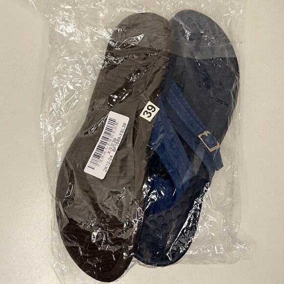 Sandles - Picture 3 of 3